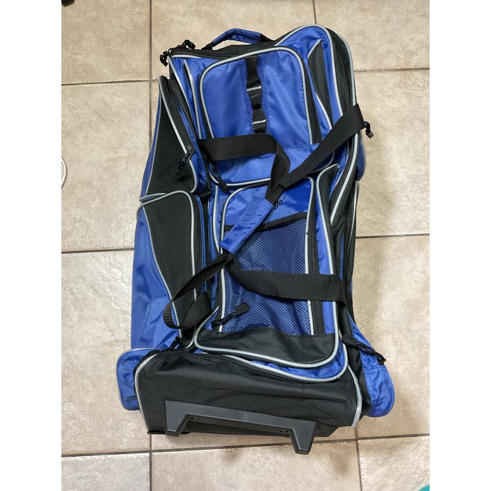 VERAGE 30” Wheeled Duffle Bag